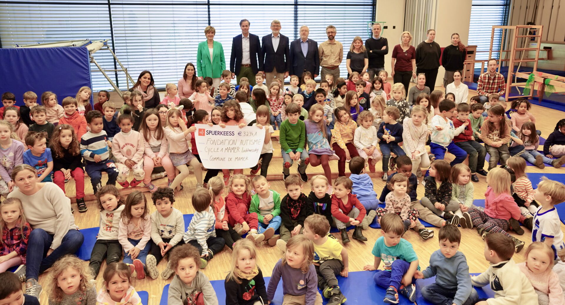 Les plus jeunes écoliers de Mamer soutiennent la Fondation Autisme Luxembourg